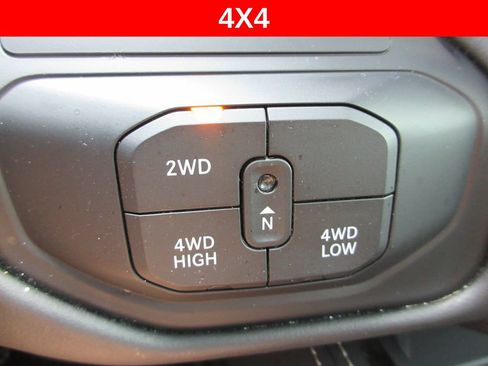 Used 2025 RAM 3500 Limited AWD/4WD image 30
