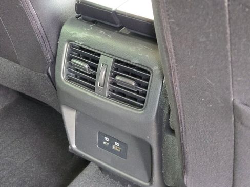 Used 2023 Nissan Rogue SV image 11