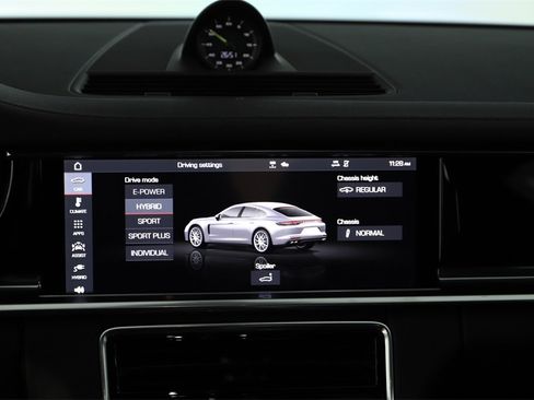 Used 2021 Porsche Panamera 4S image 19