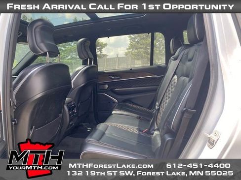 Used 2021 Jeep Grand Cherokee L Summit w/ Luxury Tech Group V AWD/4WD image 9