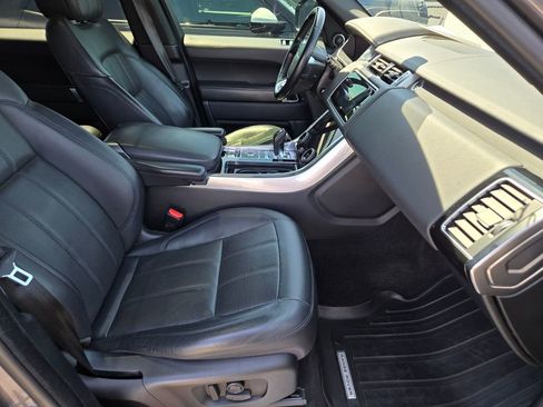Used 2019 Land Rover Range Rover Sport HSE AWD/4WD image 3
