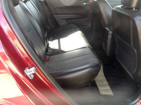 Used 2017 Chevrolet Equinox Premier w/ Enhanced Convenience Package FWD image 8