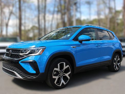 Used 2022 Volkswagen Taos SEL image 3