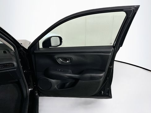 Used 2024 Honda HR-V LX image 29
