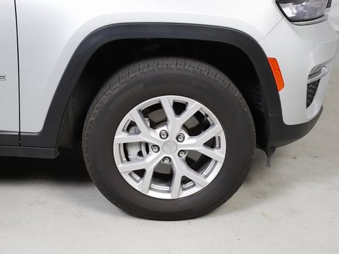 Used 2022 Jeep Grand Cherokee Limited image 5