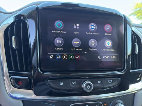 Used 2020 Chevrolet Traverse LT w/ LT Premium Package image 18