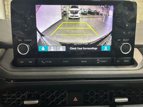 Used 2023 Honda Accord EX image 5