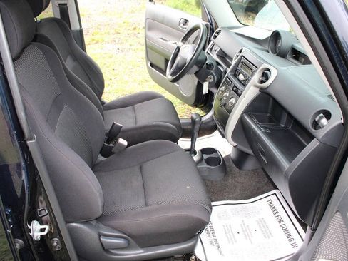 Used 2005 Scion xB FWD image 39