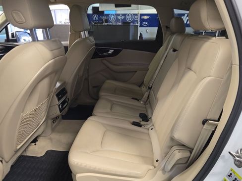 Used 2019 Audi Q7 3.0T Prestige w/ Prestige Package AWD/4WD image 12