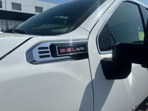 New 2026 GMC Sierra 2500 SLT AWD/4WD image 9