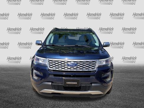 Used 2017 Ford Explorer Platinum AWD/4WD image 3