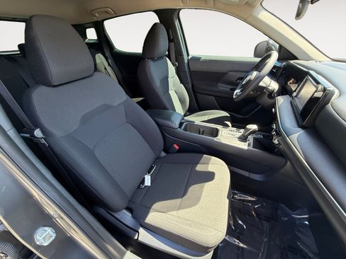 Used 2025 Nissan Kicks S AWD/4WD image 19