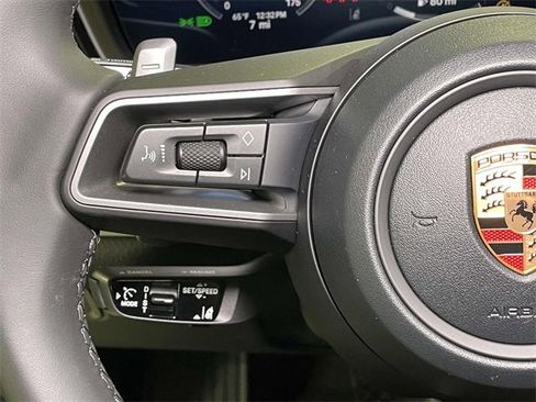 Used 2021 Porsche Macan image 39