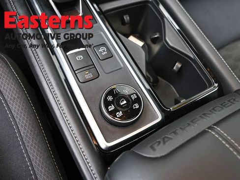 Used 2023 Nissan Pathfinder SV w/ SV Premium Package AWD/4WD image 21