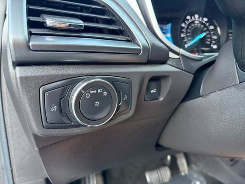 Used 2016 Ford Fusion SE FWD image 27