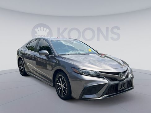 Used 2024 Toyota Camry SE FWD image 10