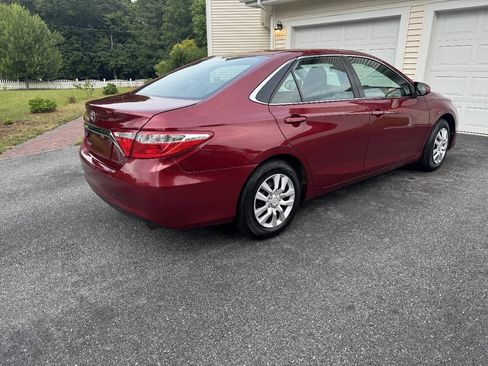 Used 2016 Toyota Camry LE FWD image 8