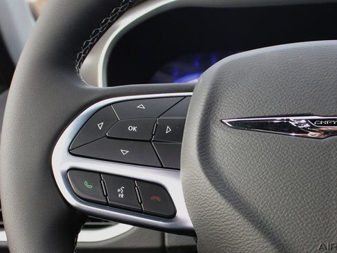 New 2026 Chrysler Voyager LX image 19