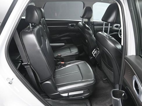 Certified 2023 Kia Sorento SX image 39