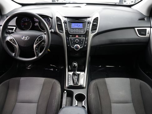 Used 2016 Hyundai Elantra GT FWD image 2