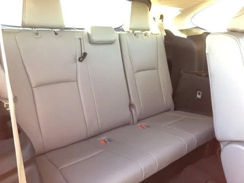 Used 2023 Toyota Highlander XLE FWD image 33