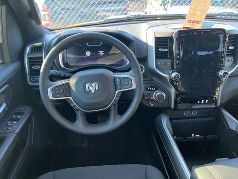 Used 2025 RAM 1500 Big Horn AWD/4WD image 7