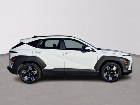 Used 2025 Hyundai Kona SEL image 7