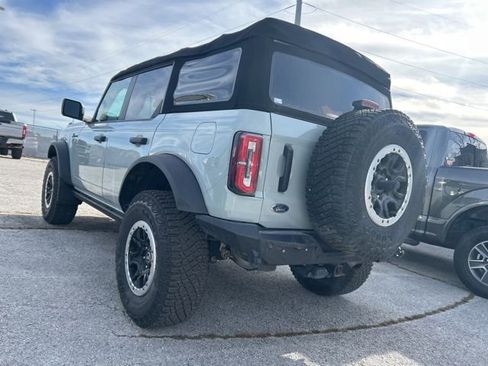 Used 2022 Ford Bronco Badlands image 13