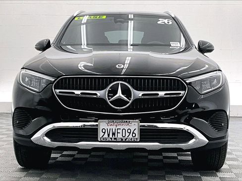 Used 2026 Mercedes-Benz GLC 300 image 2