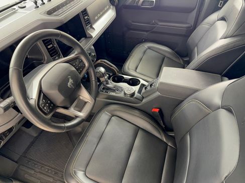 Used 2025 Ford Bronco Badlands AWD/4WD image 4