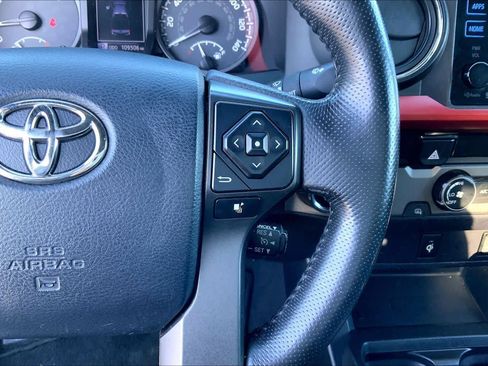 Used 2017 Toyota Tacoma TRD Sport image 25