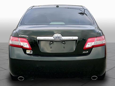 Used 2011 Toyota Camry XLE w/ XLE Extra-Value Pkg #1 FWD image 4