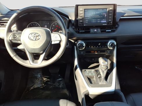 Used 2022 Toyota RAV4 XLE Premium image 13