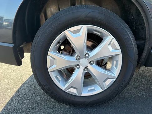 Used 2015 Subaru Forester 2.5i Premium w/ Popular Package #2 AWD/4WD image 9
