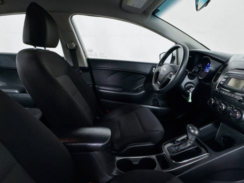 Used 2017 Kia Forte LX image 26