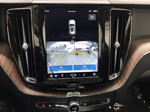 Certified 2023 Volvo XC60 B5 Plus w/ Climate Package image 24