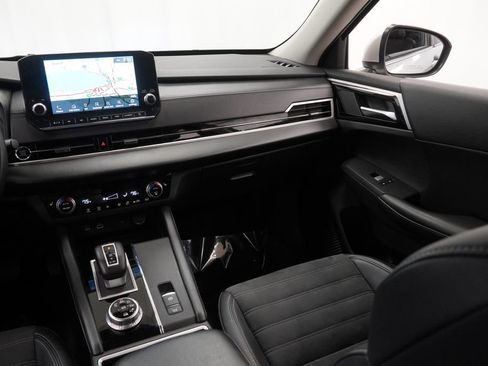 Used 2024 Mitsubishi Outlander SE image 29