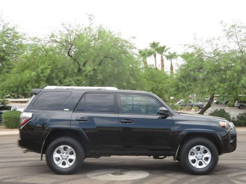 Used 2015 Toyota 4Runner SR5 AWD/4WD image 3