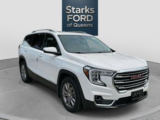 Used 2022 GMC Terrain SLT image 1