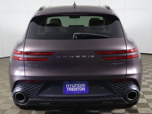 Used 2022 Genesis GV70 3.5T Sport w/ Sport Advanced Package AWD/4WD image 17