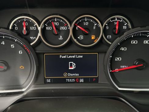 Used 2021 Chevrolet Tahoe Z71 w/ Luxury Package AWD/4WD image 12