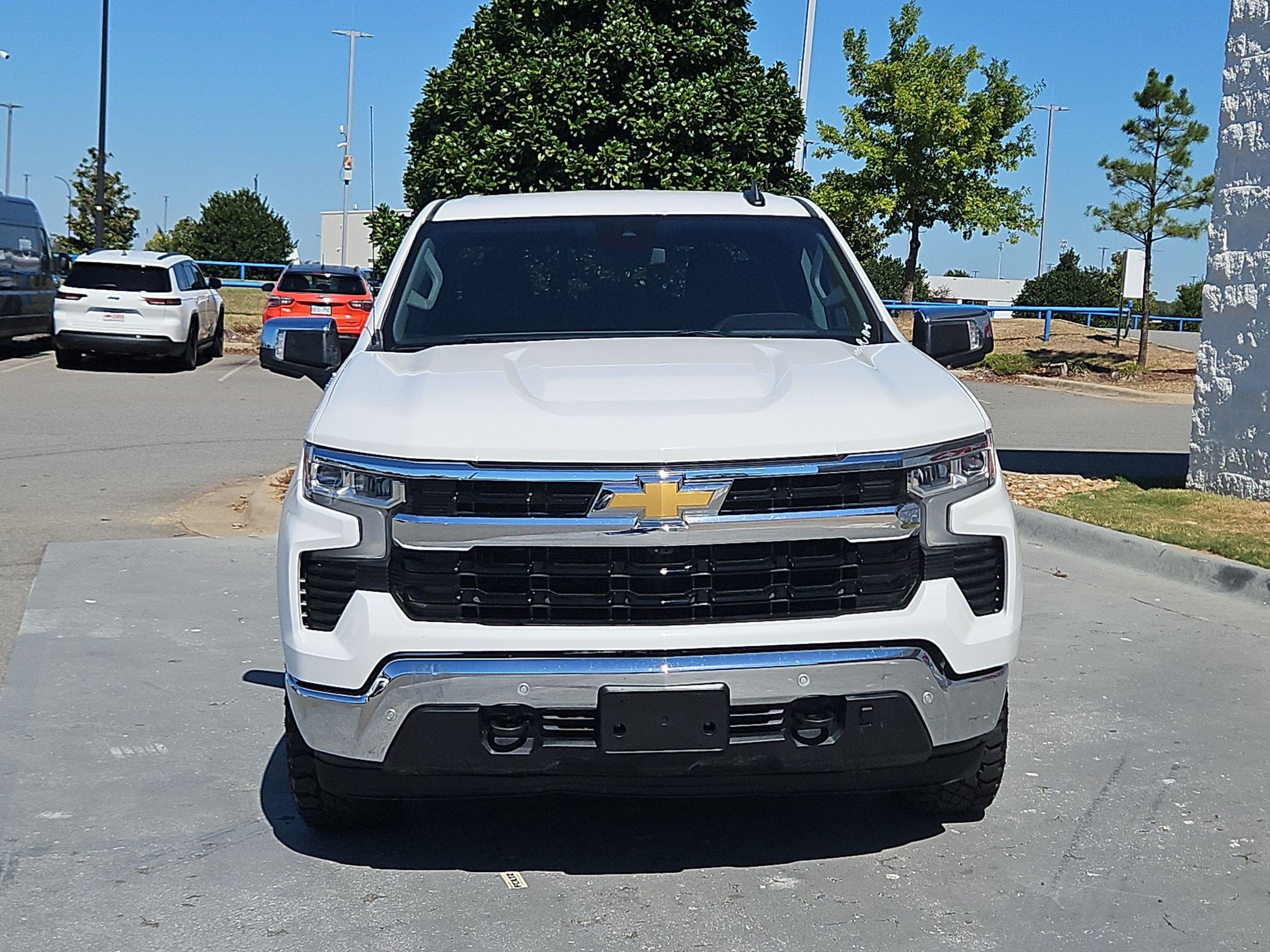 Used 2025 Chevrolet Silverado 1500 LT w/ Safety Package AWD/4WD image 2