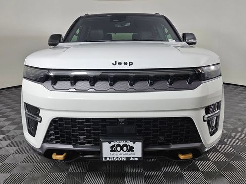 New 2026 Jeep Grand Wagoneer 4WD image 9