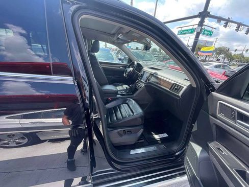 Used 2020 Volkswagen Atlas SEL R-Line AWD/4WD image 17