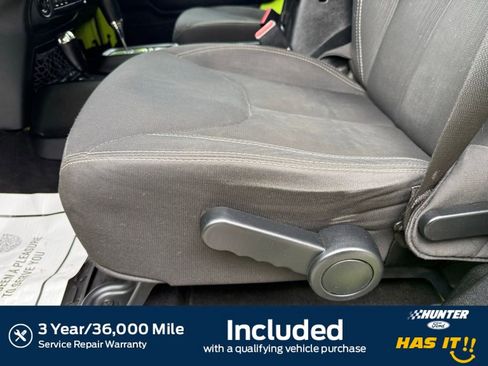 Used 2016 Jeep Wrangler Unlimited Rubicon w/ Connectivity Group AWD/4WD image 4