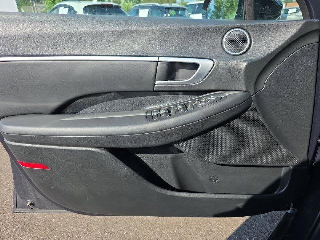 Used 2025 Hyundai Sonata SEL FWD image 17