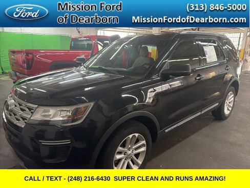 Used 2019 Ford Explorer XLT image 2