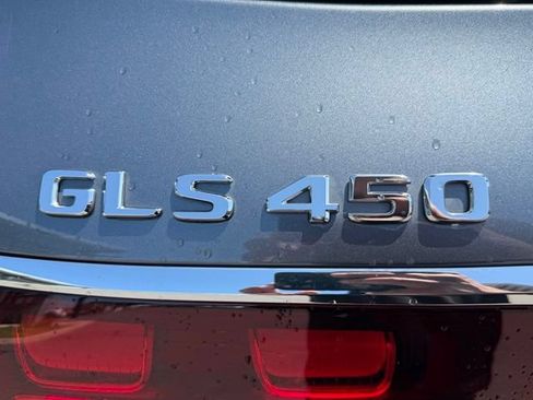 Used 2024 Mercedes-Benz GLS 450 4MATIC image 9