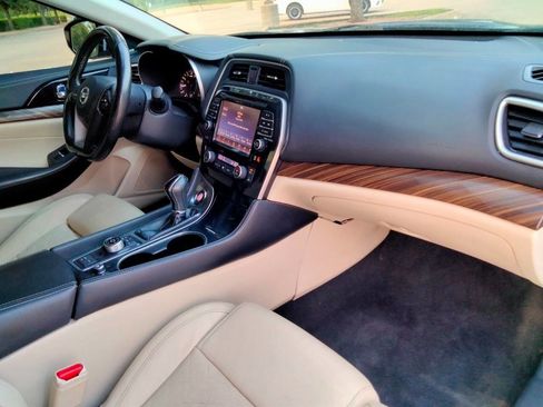 Used 2017 Nissan Maxima Platinum w/ Medallion Package FWD image 20