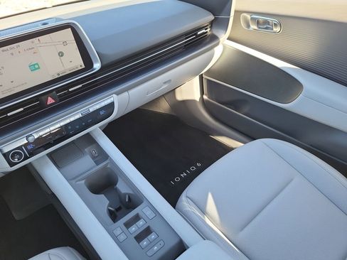 Used 2025 Hyundai Ioniq 6 SEL image 11